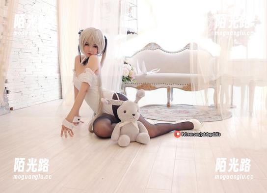 美腿担当俱乐部，实时更新Potato Godzilla的写真动态！